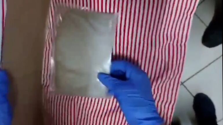 ΑΑΔΕ: Εντοπίστηκαν 9 κιλά ηρωίνης σε μαξιλαροθήκες